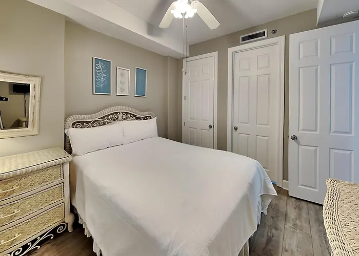 Apartment Island Royale Penthouse #405
