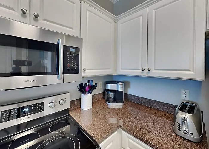 Island Royale Penthouse #405 Apartment *